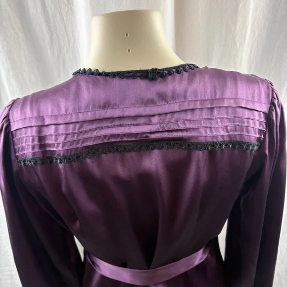 Sandra Angelozzi Elegant Silk Wrap Blouse in Rich Purple 42 - Picture 6 of 10